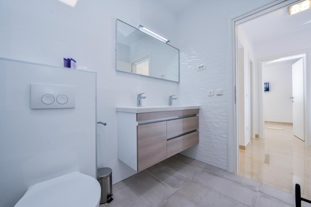 Luxury Apartment Arta-2 With Heated Pool And Jacuzzi Bibinje Exterior foto